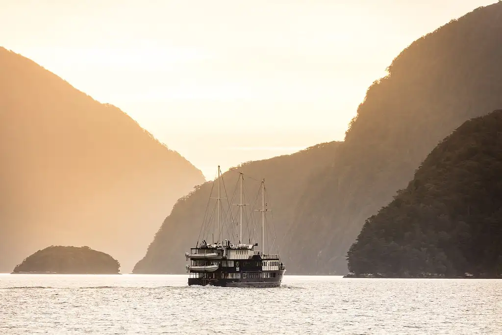 Milford Sound Overnight Cruise | Departing Milford Sound
