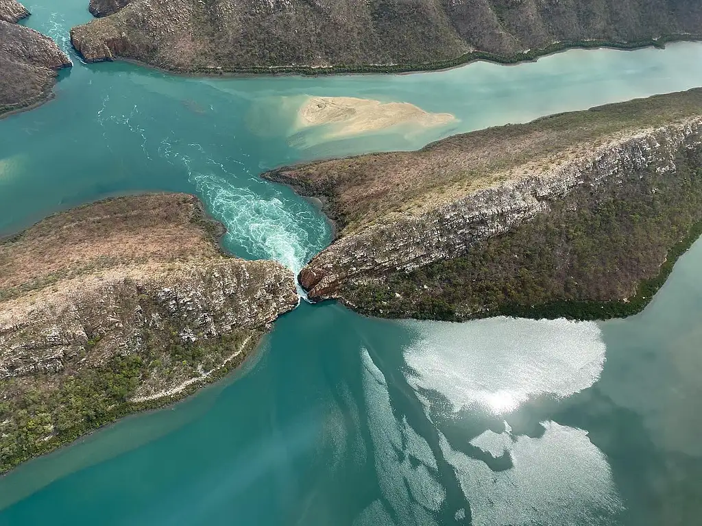 Buccaneer Explorer Scenic Flight & Hatchery Tour (April to Oct Dry Season)