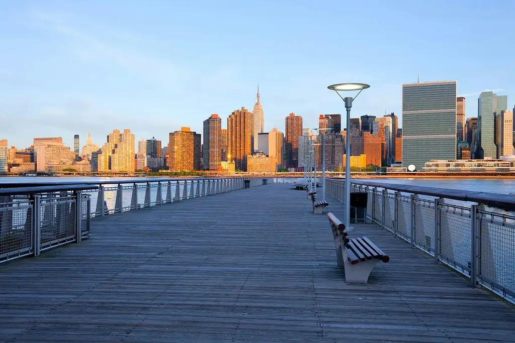 Neighborhoods of New York Tour: Brooklyn, Bronx, Harlem and Queens