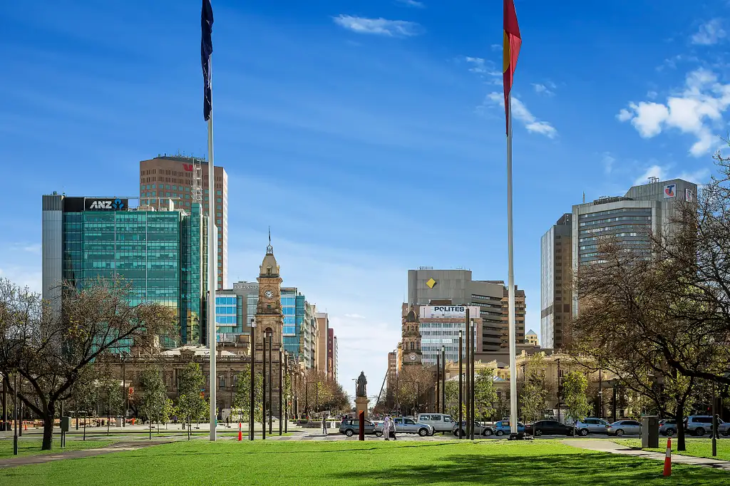 Full Day Adelaide Highlights Tour | Adelaide City, Hahndorf & McLaren Vale