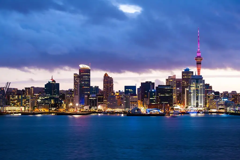 11 Day NZ South to North Island Adventure | Christchurch to Auckland | Haka Tours