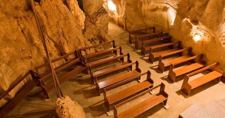 Cathedral Cave Tour – Capricorn Caves
