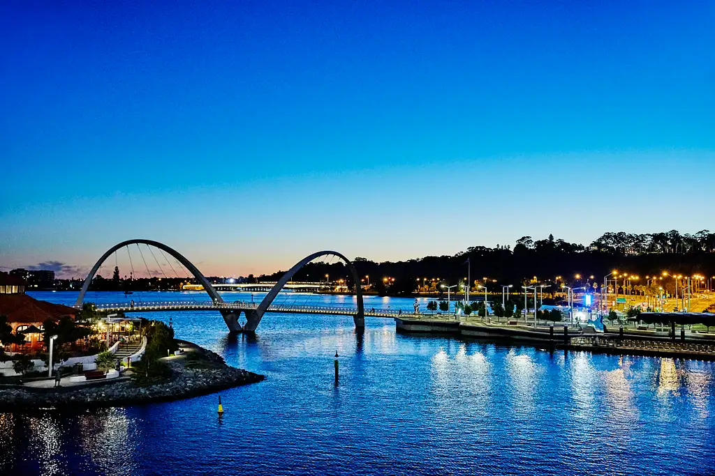 Swan River Dinner Cruise | Perth
