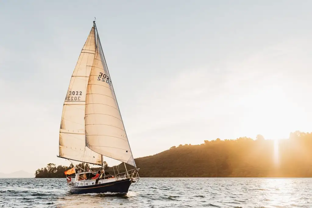 Maori Rock Carvings Cruise on Kindred Spirit