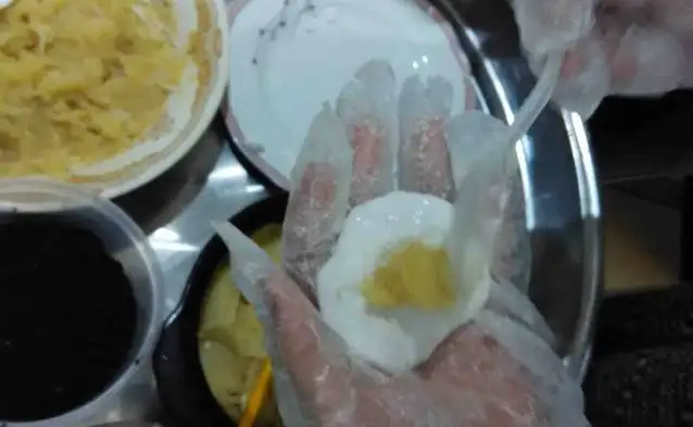 Dessert Making With A Celebrated Local Streetfood Stall-Owner