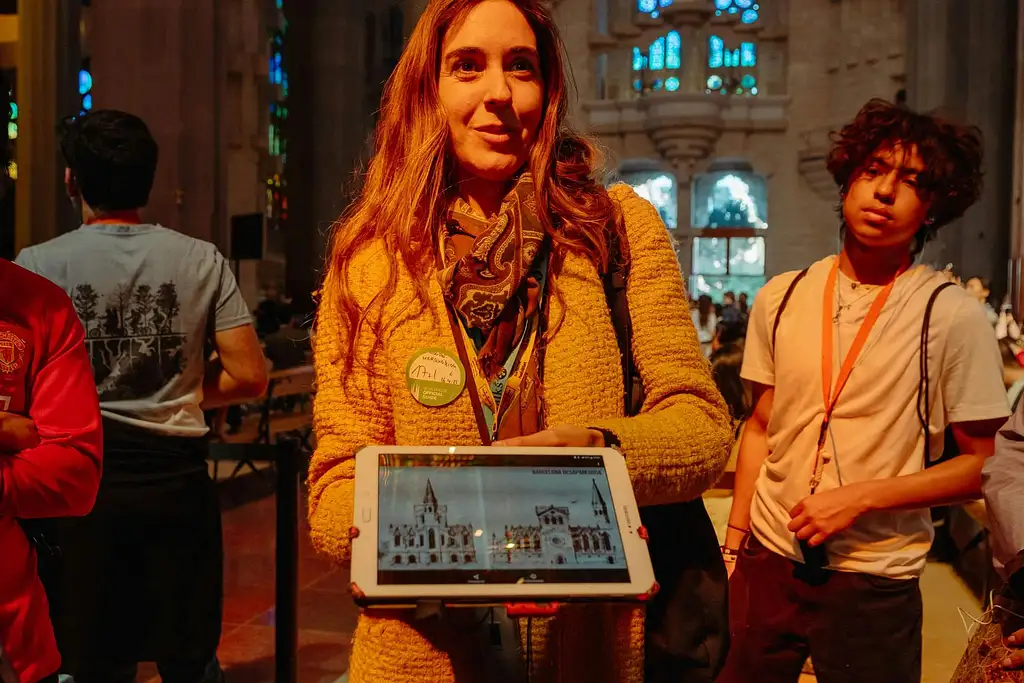 Sagrada Familia Skip-the-line Ticket And Guided Tour | Small-group Tour