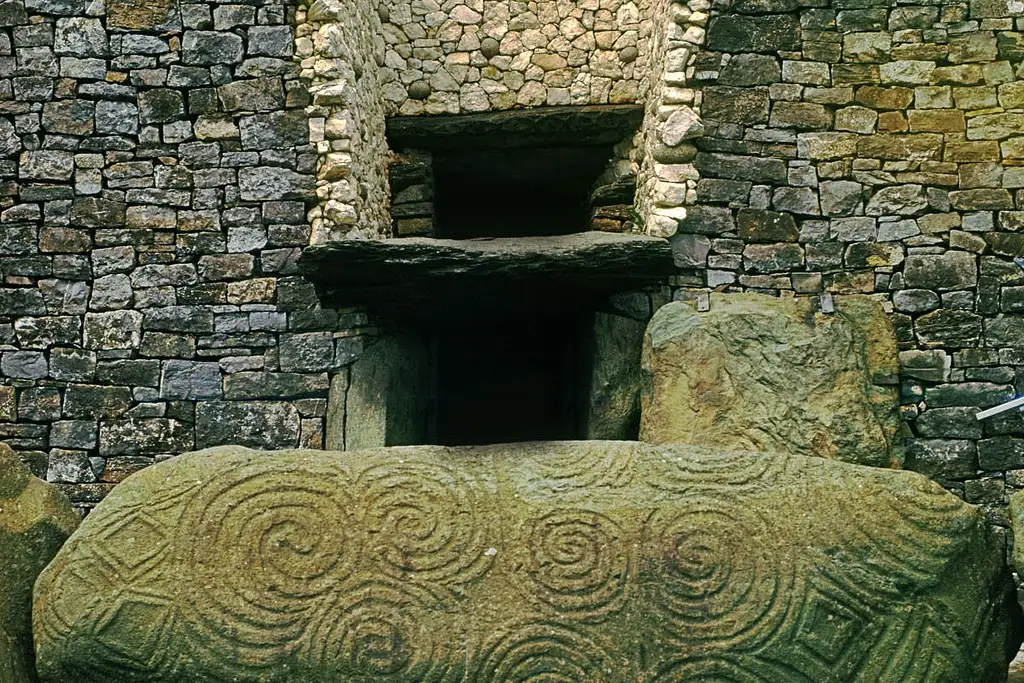 Boyne Valley and Newgrange Tour