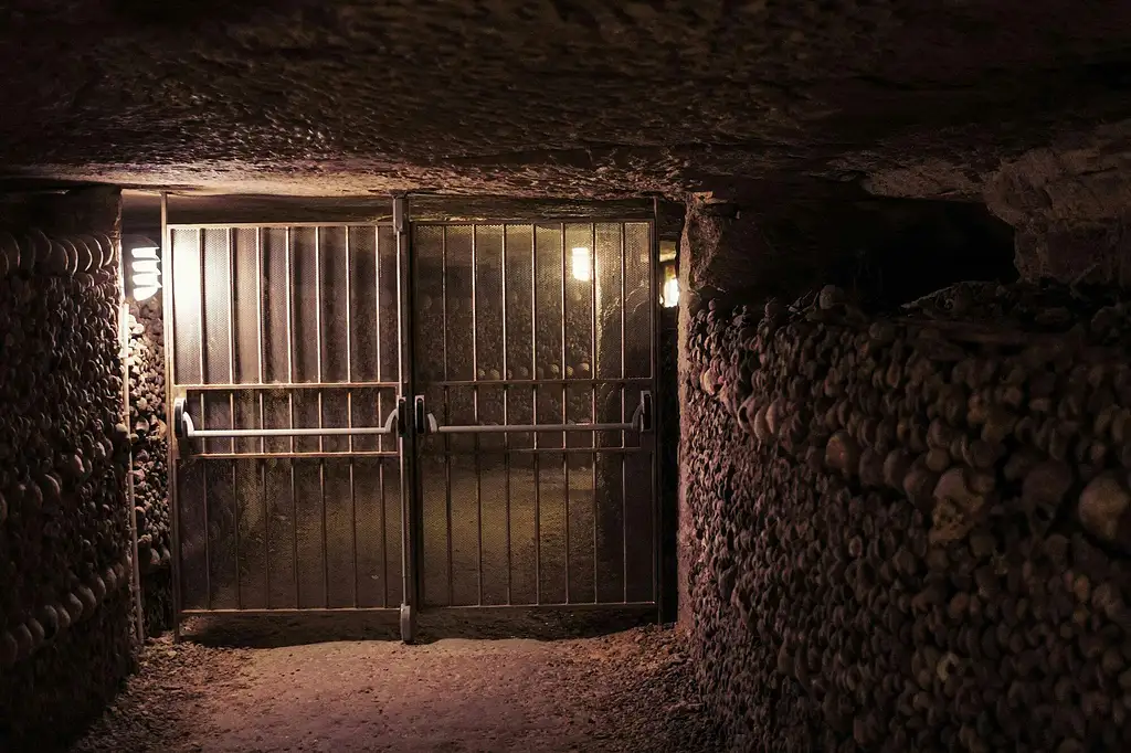 Paris Catacombs tour with access to secret rooms
