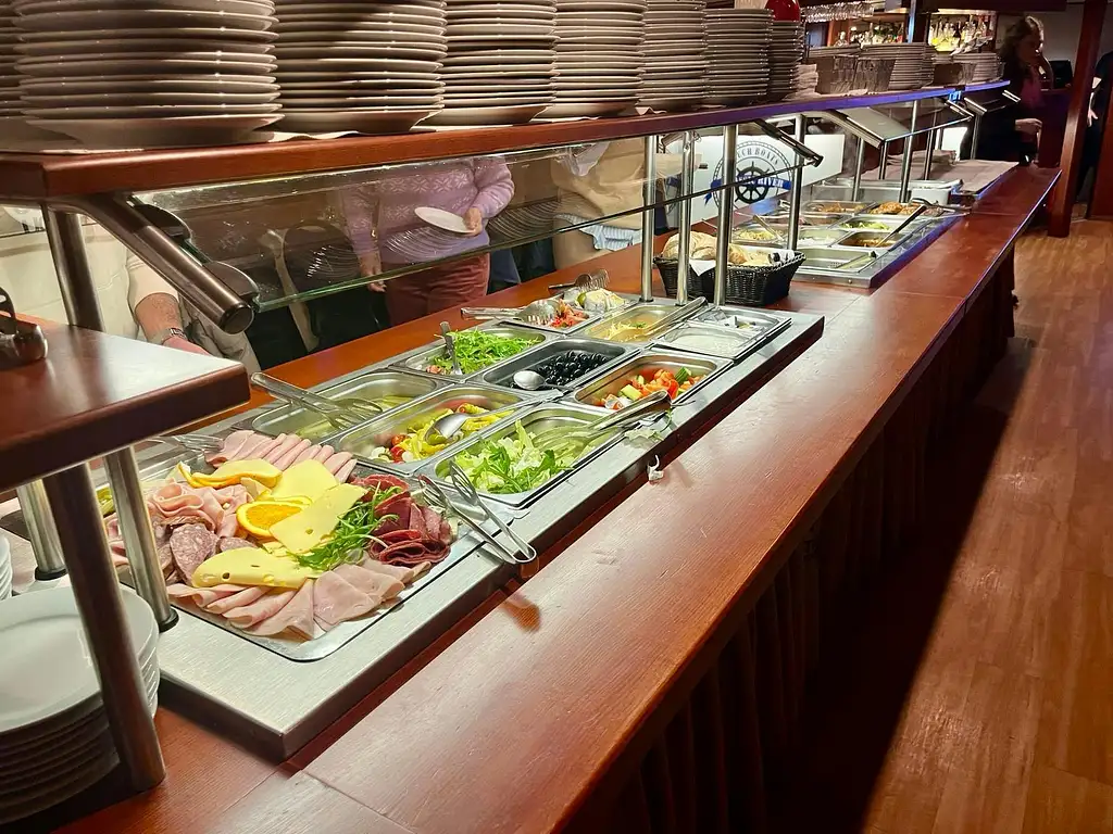 Prague Evening Cruise with Buffet-Style Dinner