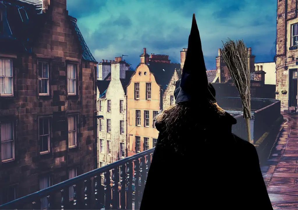 Edinburgh Witches Old Town Walking Tour and Underground Vault