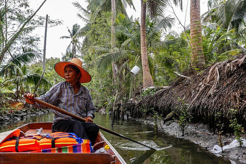 maeklong river tour