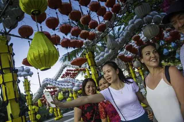 15 Day Vietnam Roadtrip: Hanoi to Ho Chi Minh City | G Adventures 18 to 30somethings