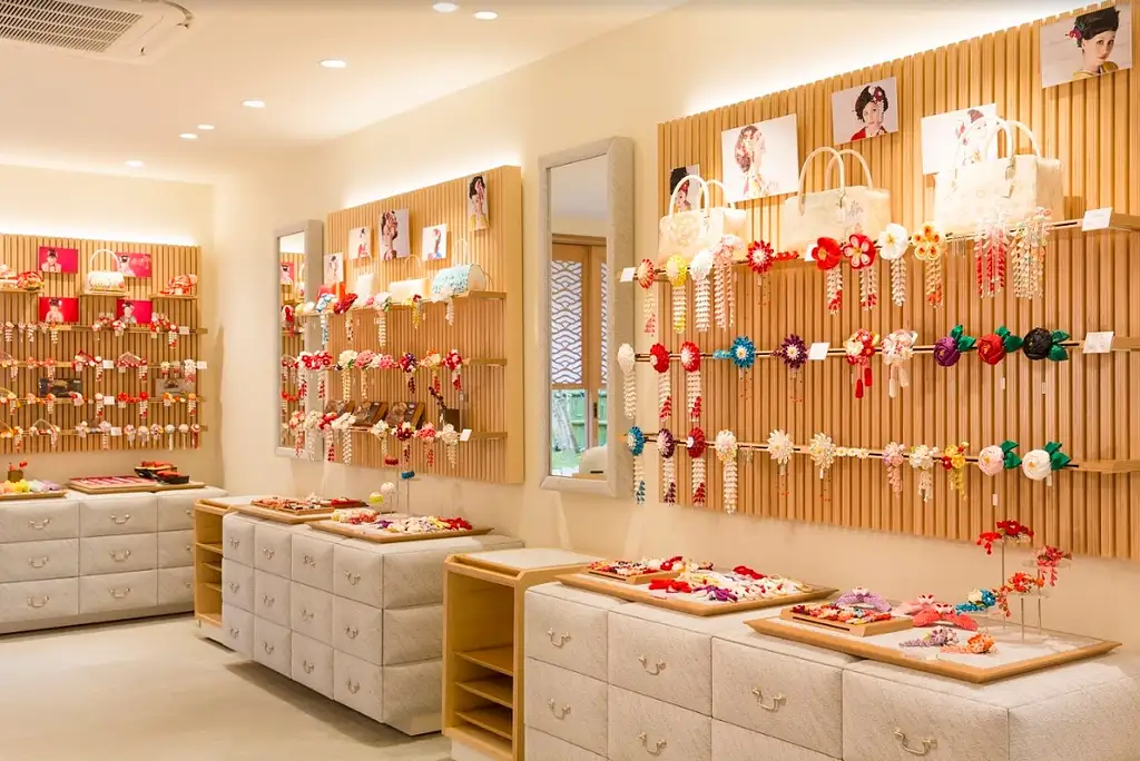 Tsumami-Zaiku Craft Workshop in Kyoto