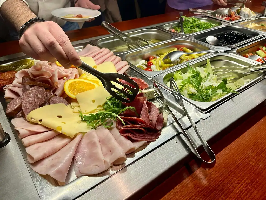 Prague Evening Cruise with Buffet-Style Dinner