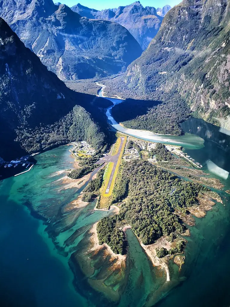 Milford Sound Scenic Flight from Queenstown