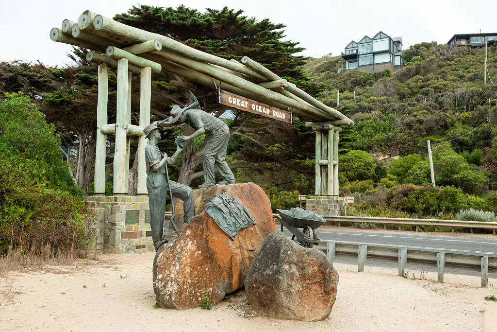 Explore The Great Ocean Road & Twelve Apostles