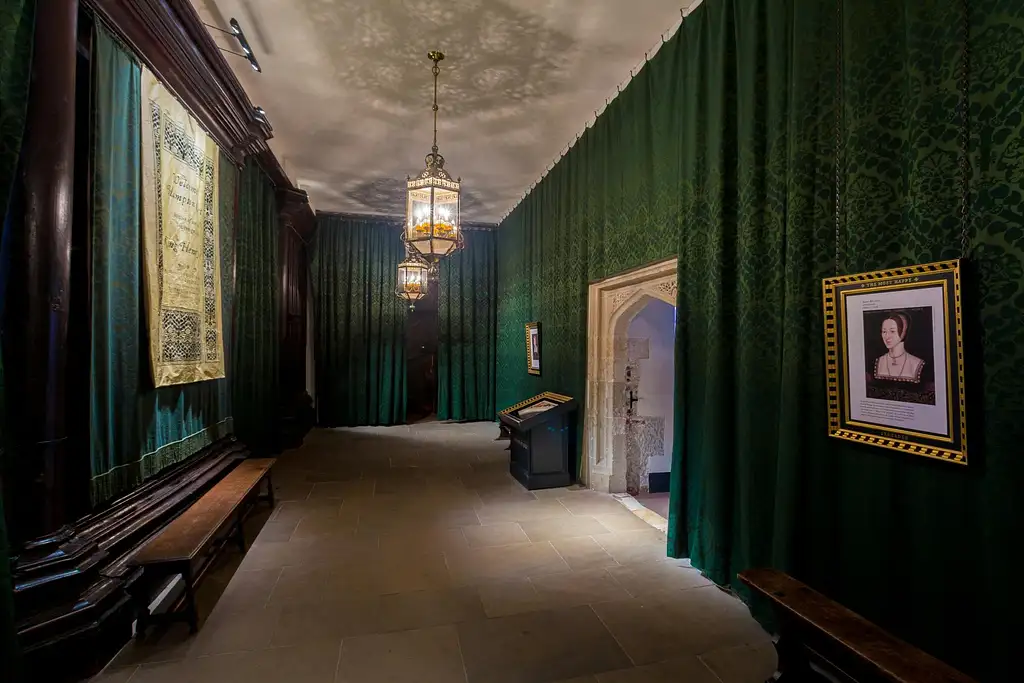 Hampton Court Palace Ticket | With Gardens & Maze