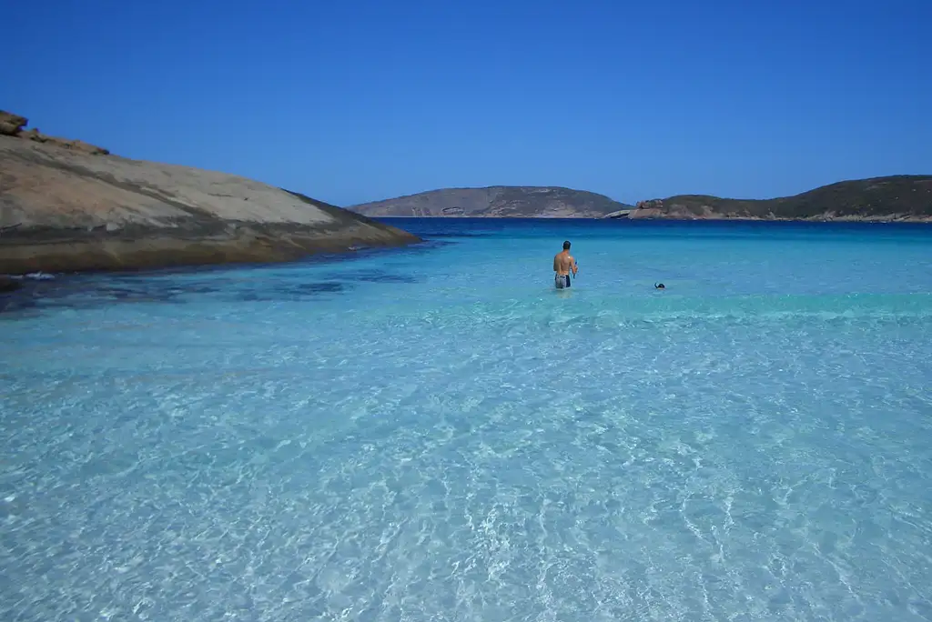 Melbourne to Perth 13 Day Overland Tour