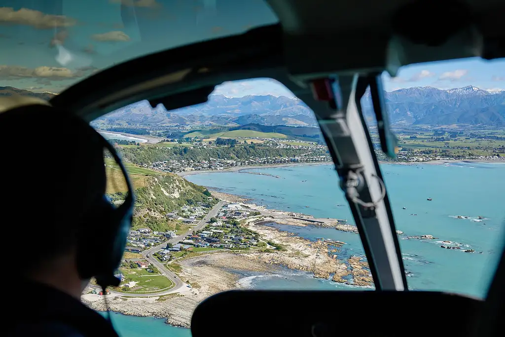 Kaikōura Helicopters Top‘n’Tail Whale Watching