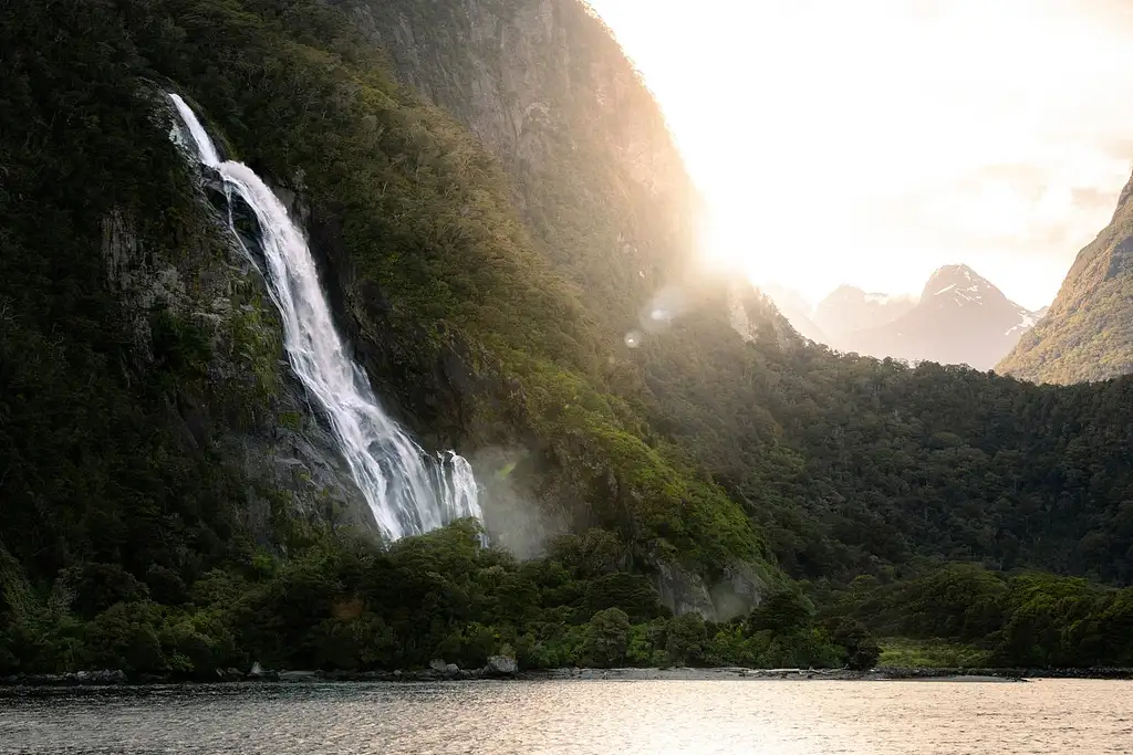Milford Sound Overnight Cruise | Departing Milford Sound