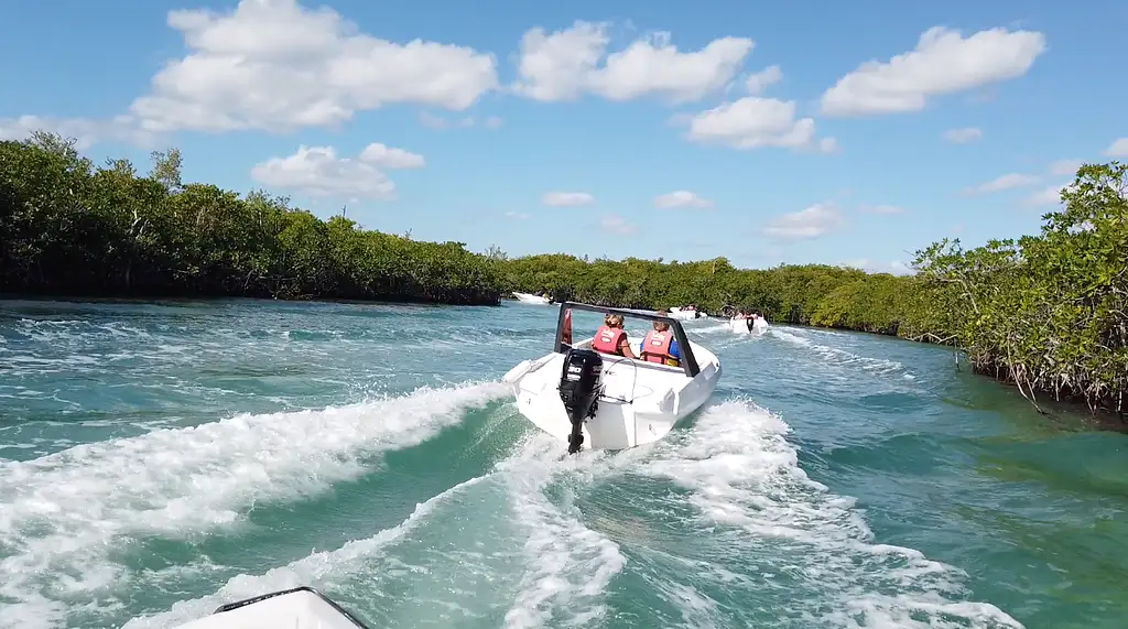 Cancun Speed Boat & Snorkelling Tour
