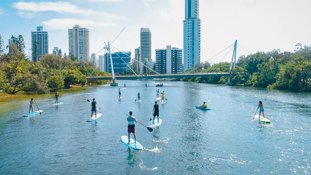 Stand Up Paddle (SUP) Beginner Lesson – Surfers Paradise
