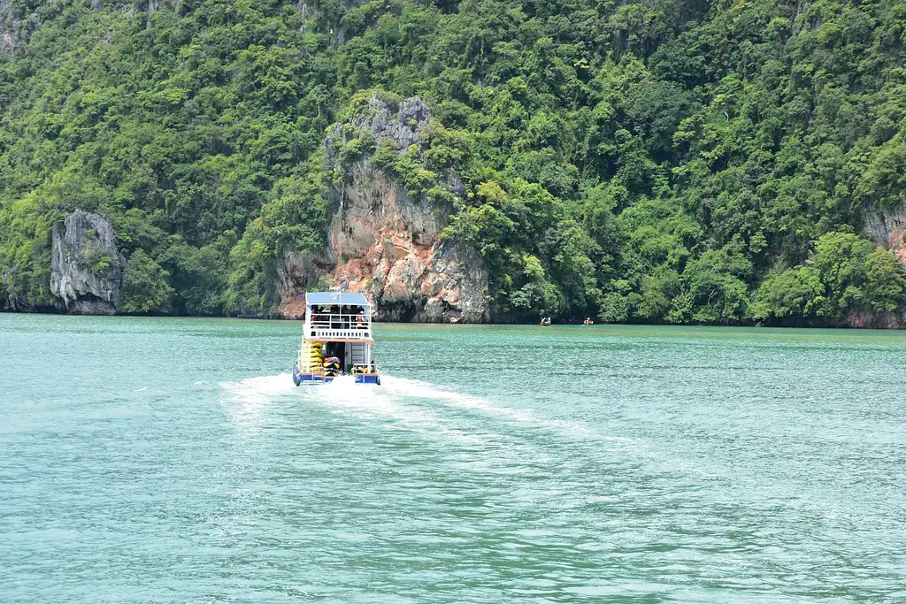 Hong Starlight Kayaking and Loi Krathong Ceremony from Phuket Full Day Tour