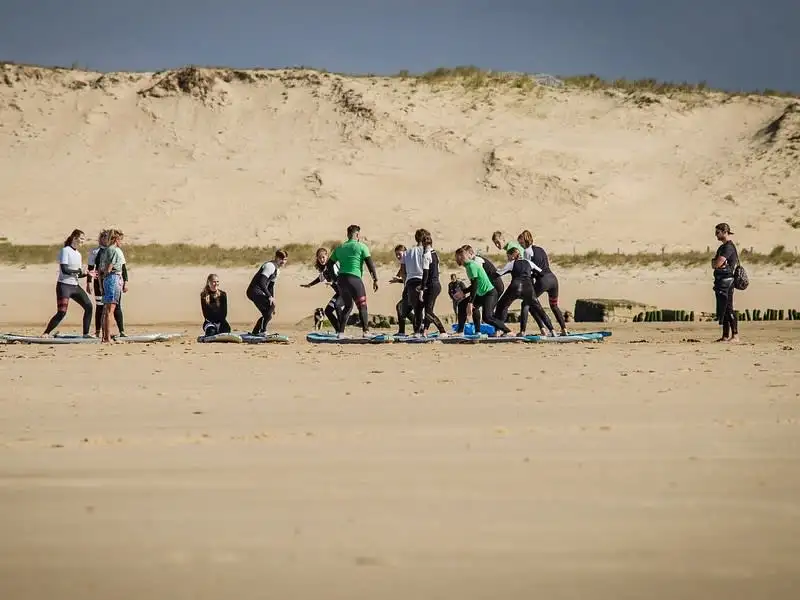 2H Coolum Beach Beginner Surf Lesson