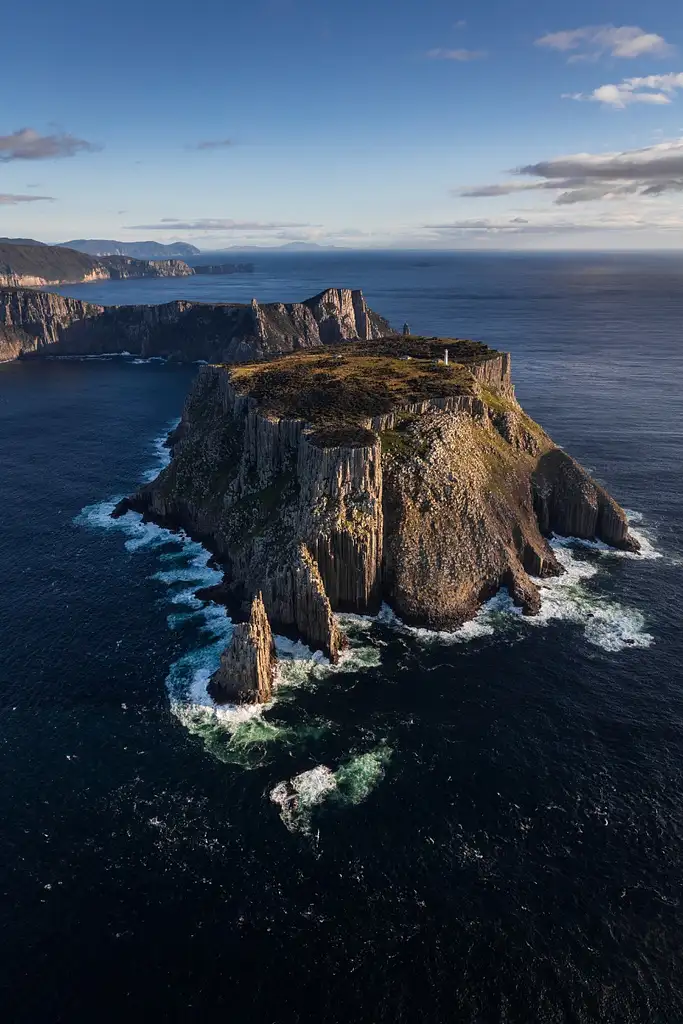 30 Minute Helicopter Tour Of The Tasman Peninsula