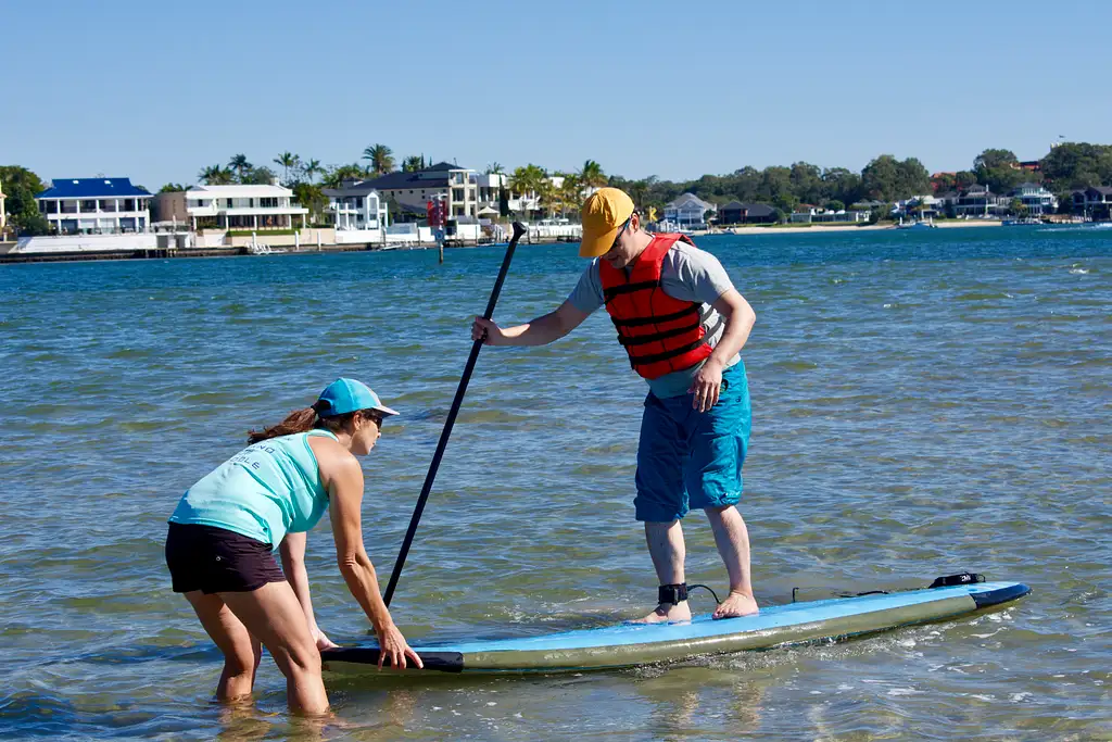 Stand Up Paddle (SUP) Beginner Lesson – Surfers Paradise