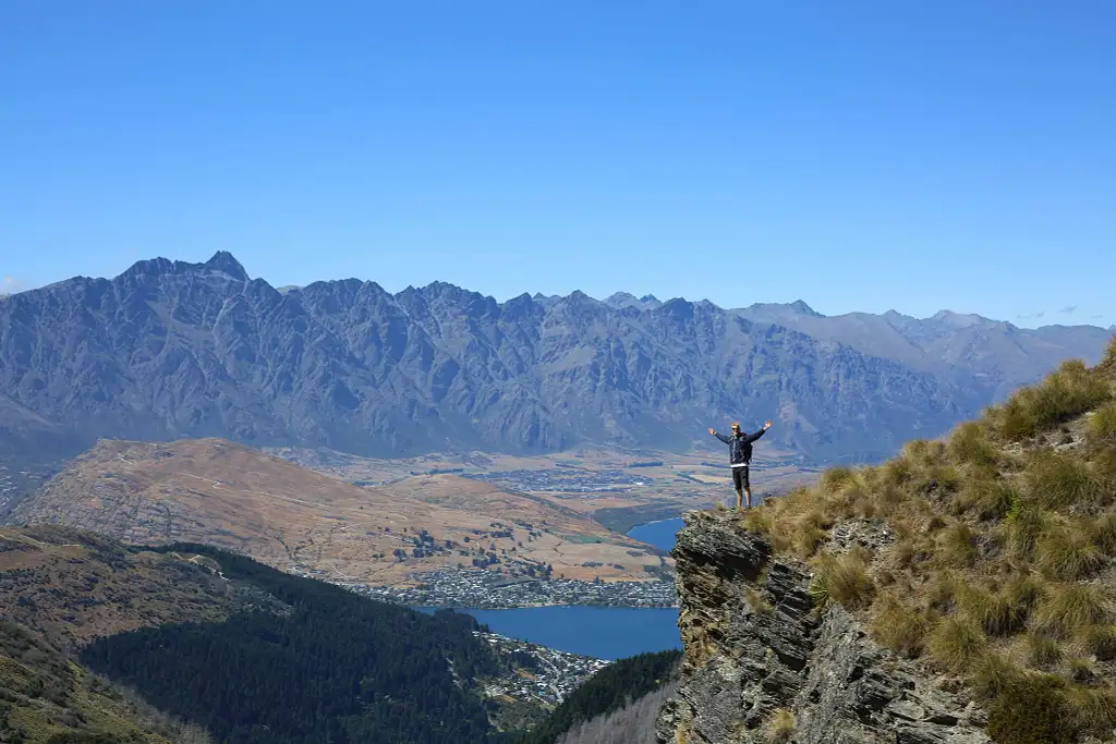 20 Day Tui Tour | Auckland to Christchurch | Stray