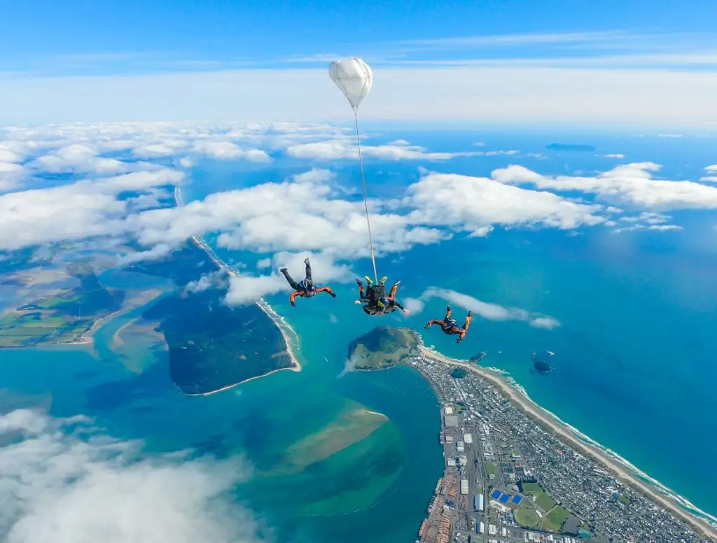 Tauranga Tandem Skydive 12,000ft & 15,000ft