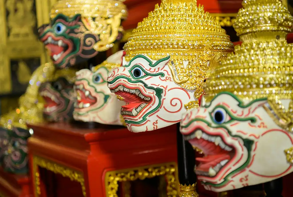 Golden Mount with Metal Castle and Giant Swing Tour in Bangkok