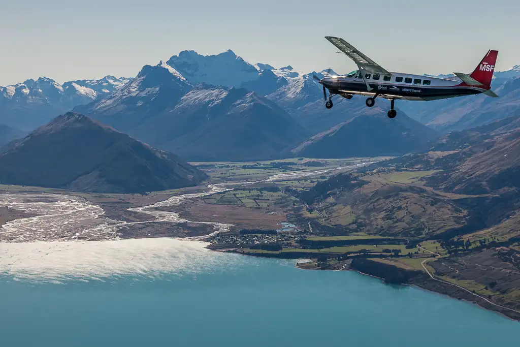 Milford Sound Scenic Flight - Cruise - Heli