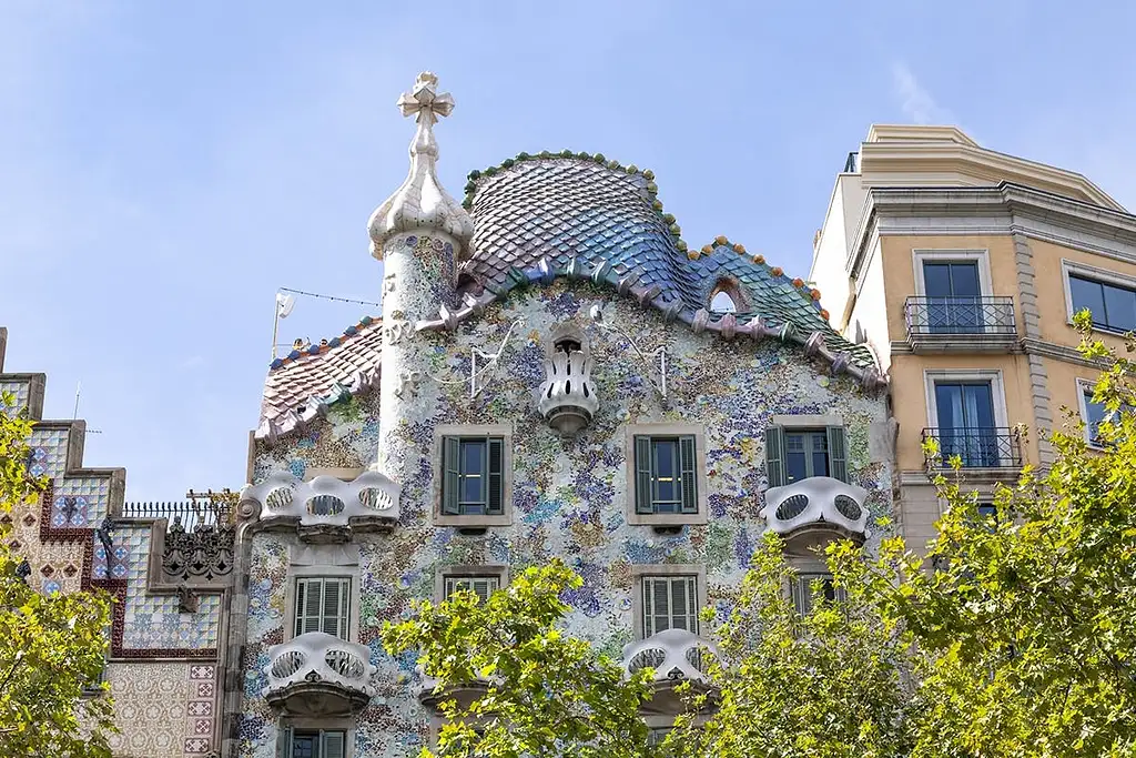 Best Of Gaudí Walking Tour With A Local Guide | Private Tour