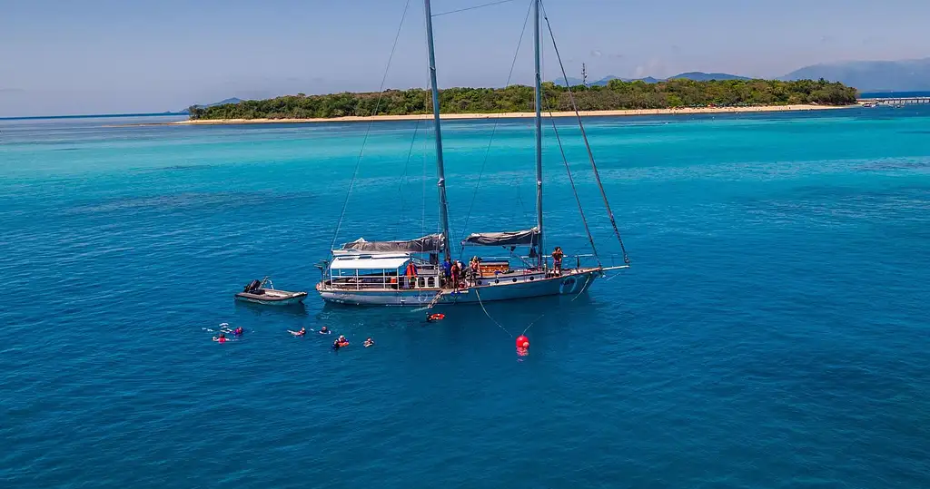 Sail, Snorkel, Dive Green Island And Great Barrier Reef