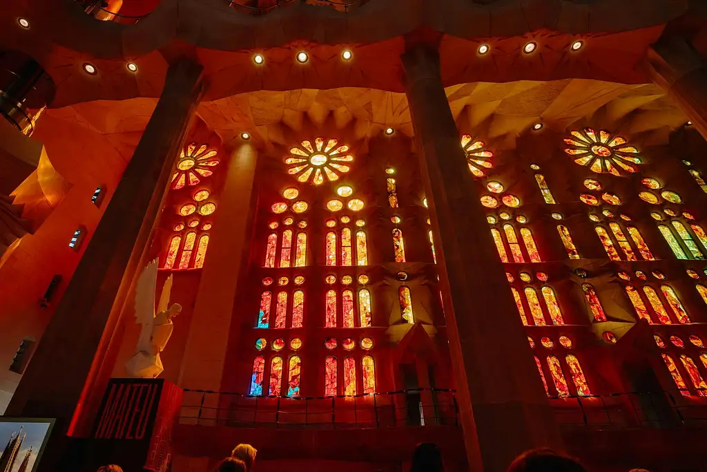 Sagrada Familia Skip-the-line Ticket And Guided Tour | Small-group Tour