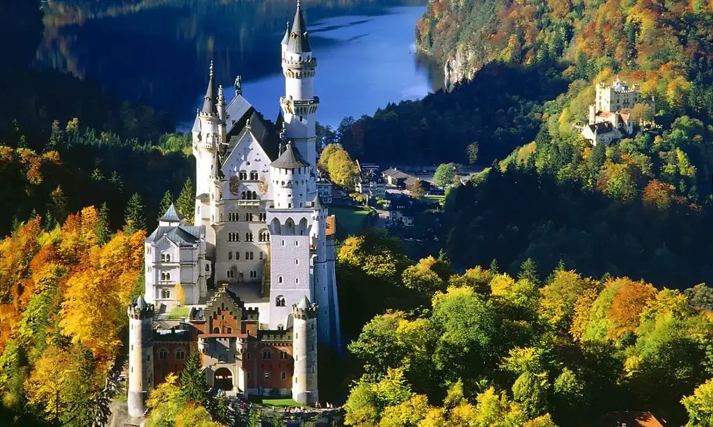 Neuschwanstein, Linderhof and Oberammergau Tour