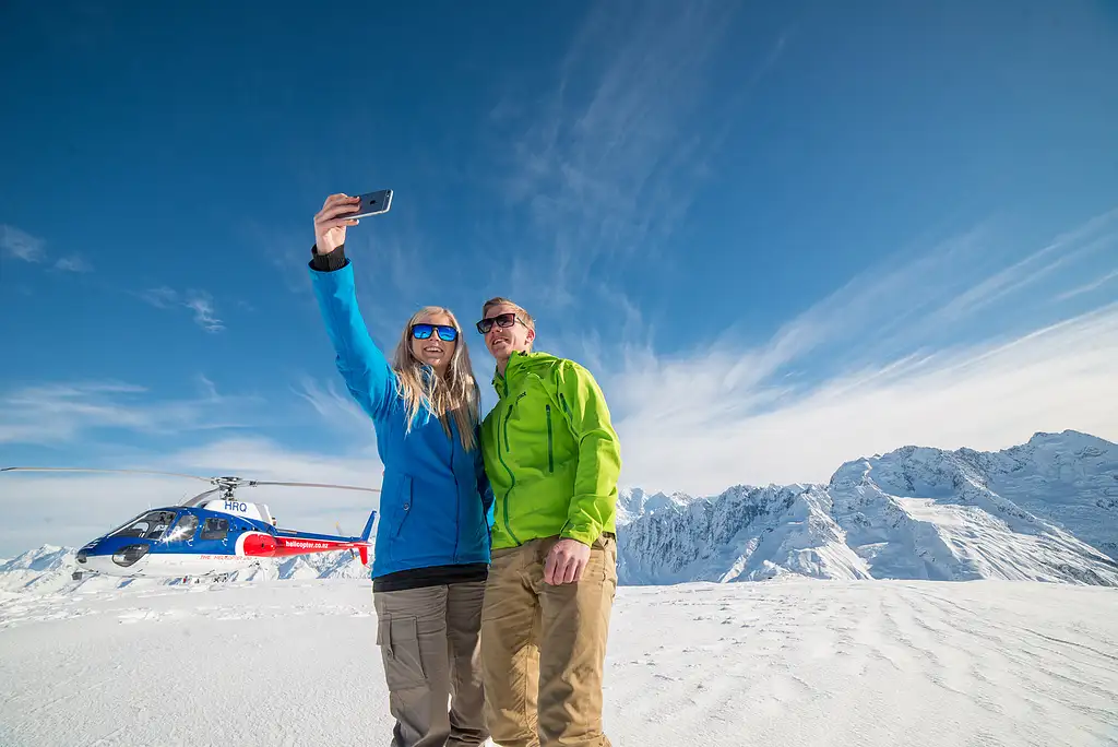 Mountain High: Mount Cook/Aoraki Scenic Helicopter Ride With Alpine Landing