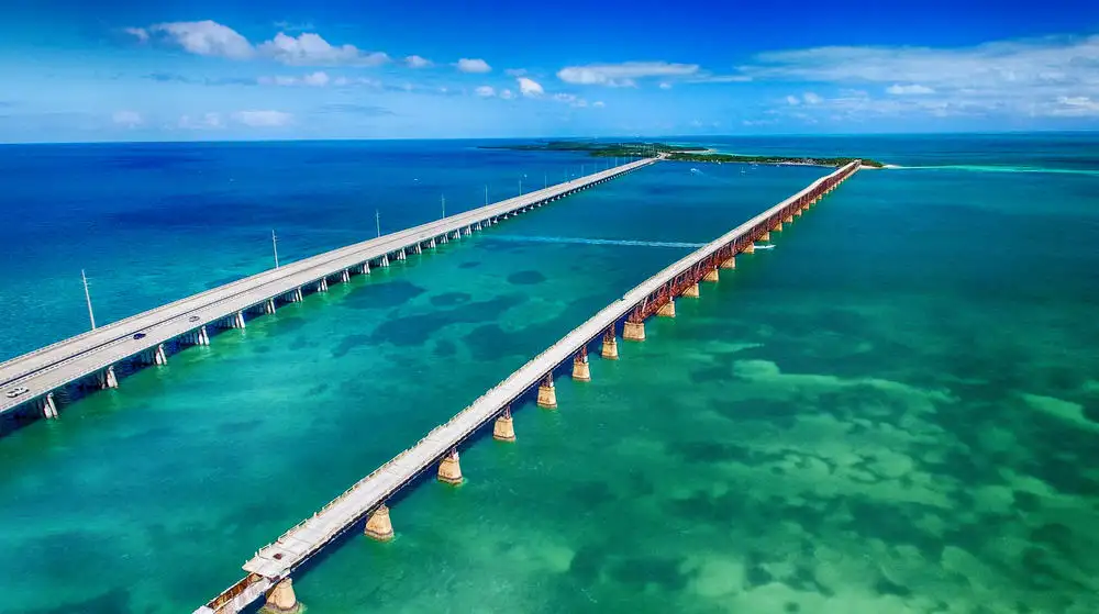 Key West Tour from Miami with a Snorkel Tour with Unlimited Drinks