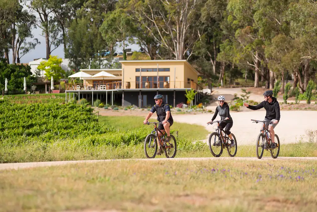 A Taste of Hahndorf Gourmet Food & Wine E-bike Tour