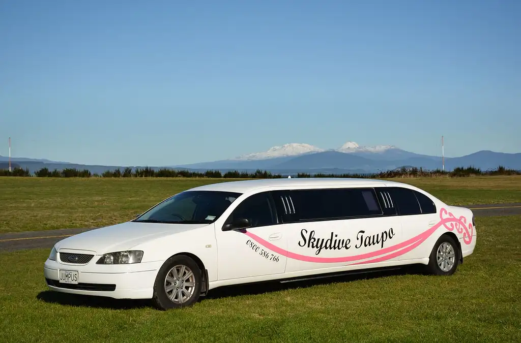 Skydive Taupo: Tandem Skydiving up to 15,000ft