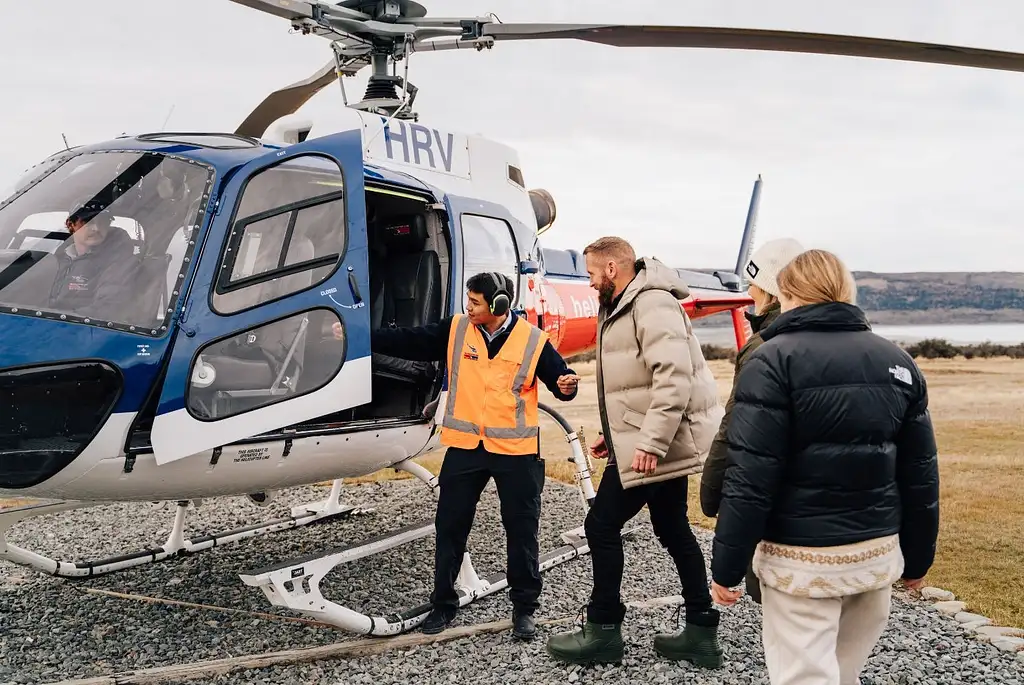 Mt Cook Alpine Vista Helicopter flight with National Park Landing  - 20 mins
