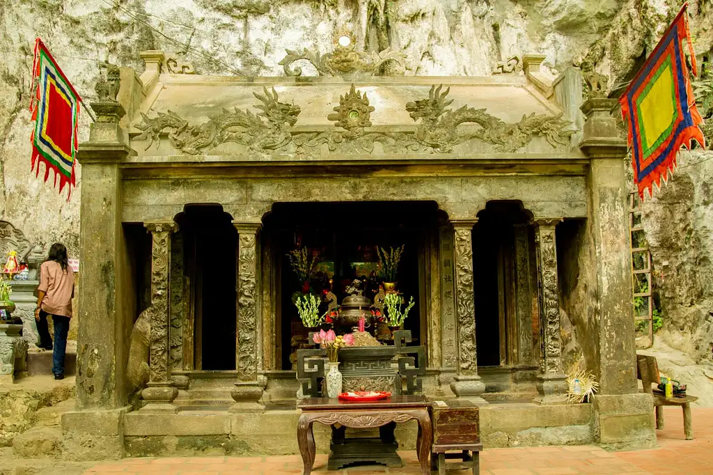 Full-day Yen Tu Mountain Tour | From Hanoi