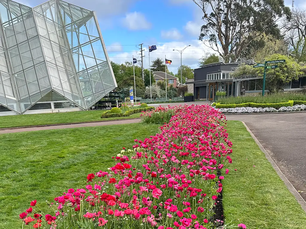 Melbourne Bus Tour: Sovereign Hill, Botanical Gardens PLUS Melbourne Skydeck Entry