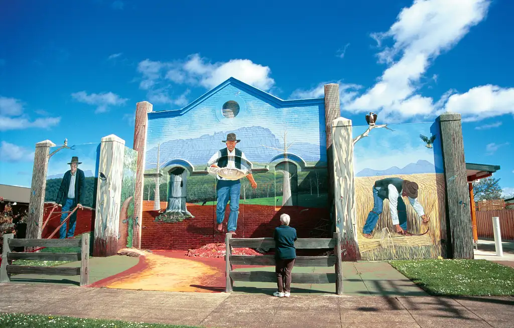 6 Day Tasmania Unveiled: Discovering Icons and Hidden Gems