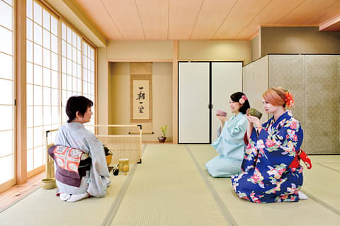 OSAKA TEA CEREMONY WITH KIMONO EXPERIENCE