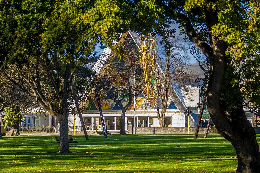 20 Day Tui Tour | Auckland to Christchurch | Stray