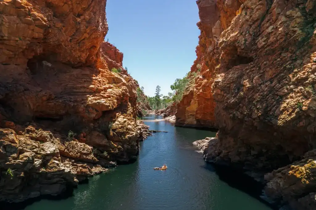4 Day Red Centre to West MacDonnell Tour | From Ayers Rock/Yulara (BDTNT150EXT)