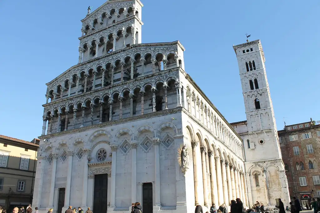 Pisa & Lucca Day Trip From Florence